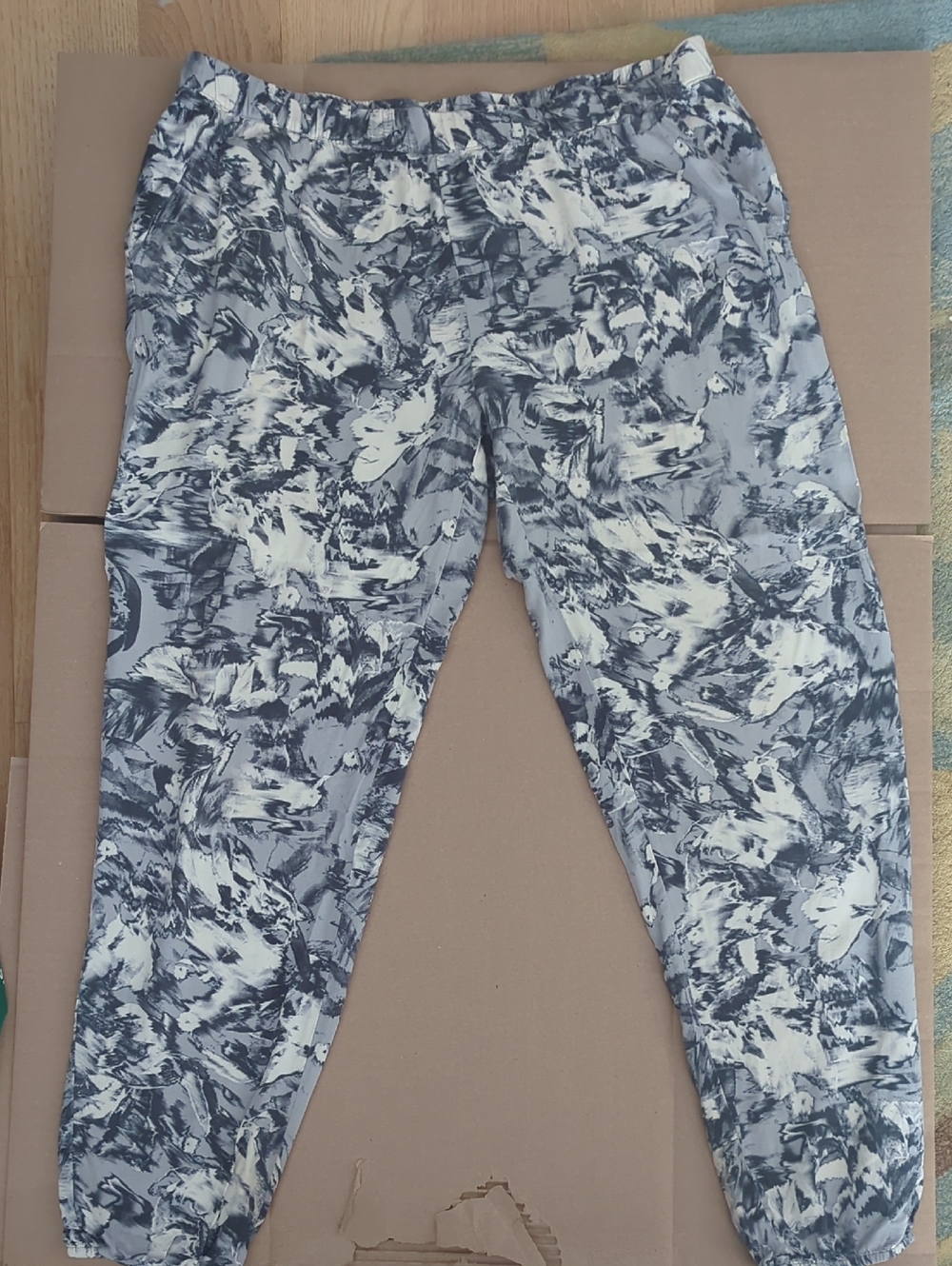 Fabletics Marble-Print Gray & White Emily Jogger Pants